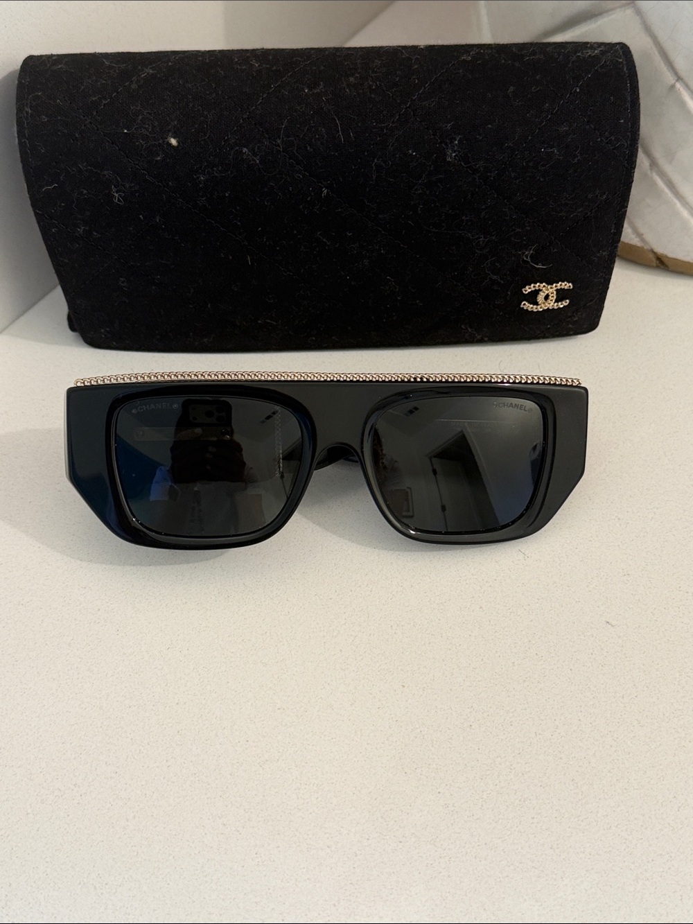 CHANEL Black Sunglasses with Gold CC Tweed Temples - Picture 2 of 8